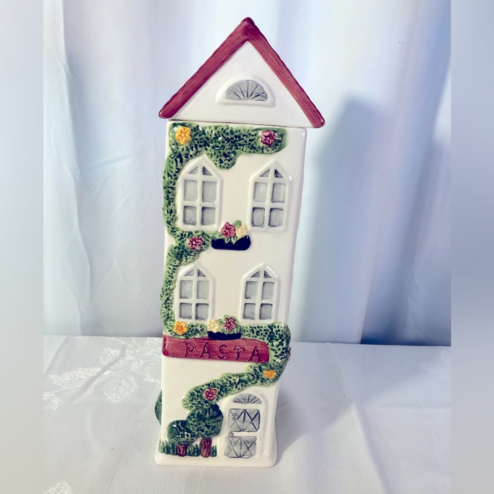 VTG MINT Beautiful Italian House Shape Ceramic Spaghetti Pasta Canister or Decor
